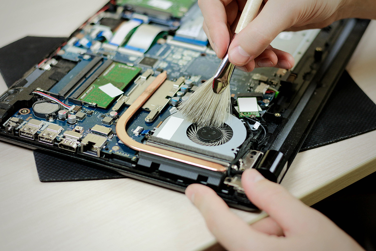 Curatare-Laptop-curatare cooler. curatare interna laptop,inlocuire pasta termica